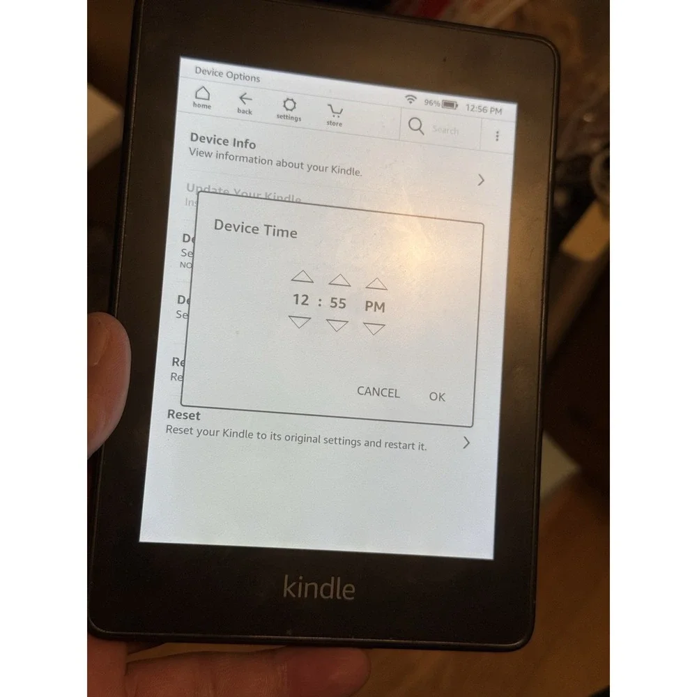 Amazon Kindle PQ94WIF Paperwhite 10th Generation 8GB eReader Tablet